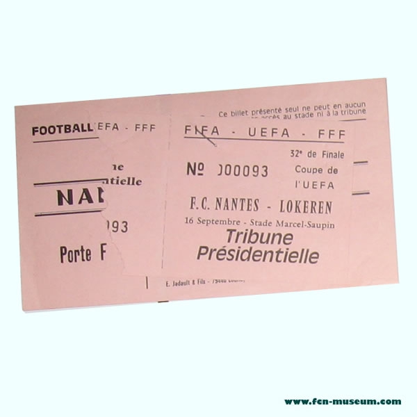 1981-82 32ème aller Nantes Lokeren b